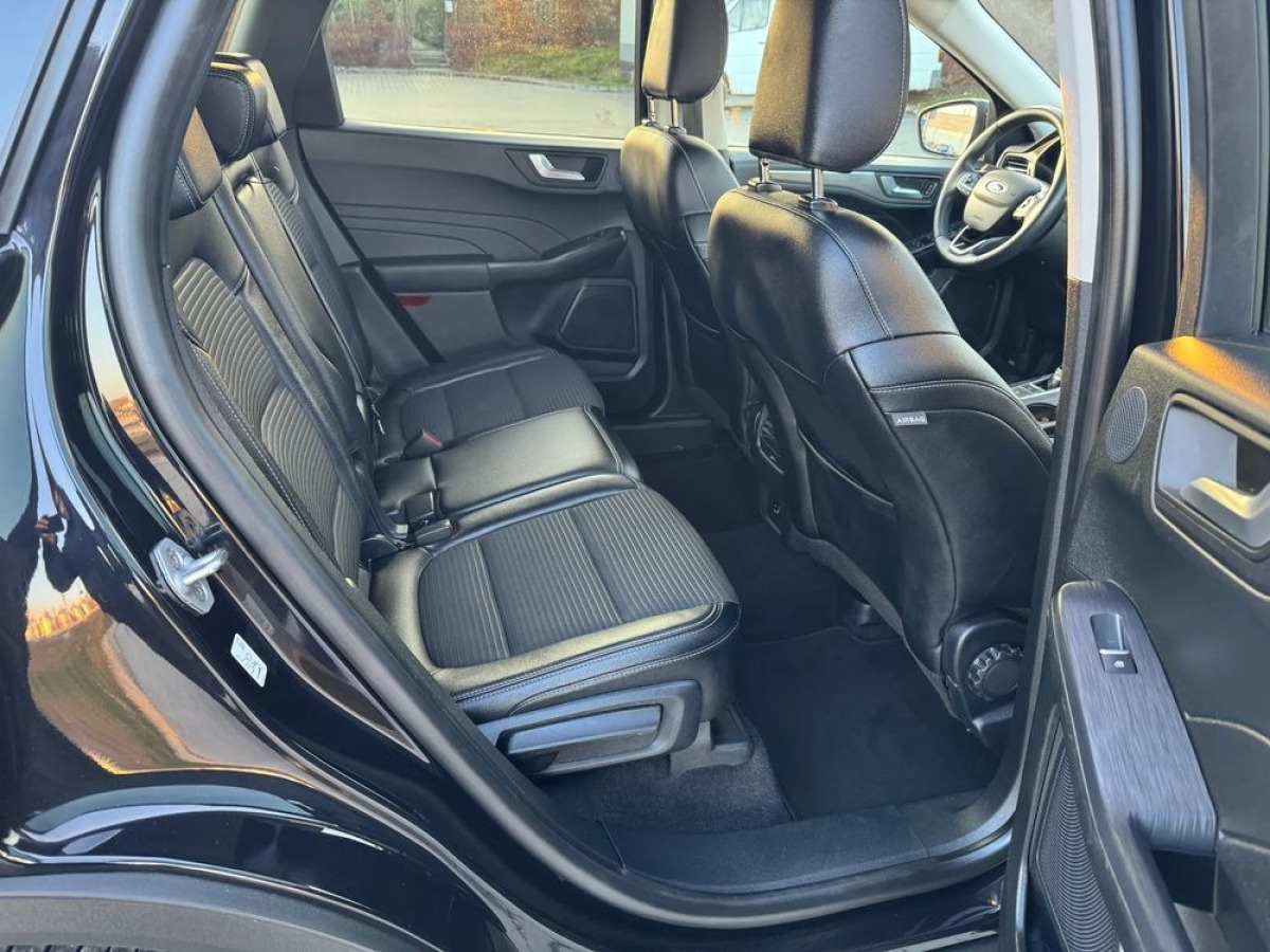 Mobil SUV Ford Kuga Ford 2.0 EcoBlue AWD Titanium X Kamery: gambar 8