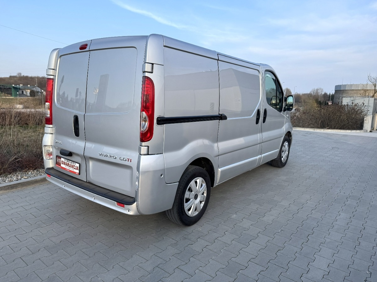 Opel Vivaro 2.0 DCI 115KM Rok 2013 Sprowadzony Bezwypadkowy Nawigacja Klima - Van panel: gambar 4 Opel Vivaro 2.0 DCI 115KM Rok 2013 Sprowadzony Bezwypadkowy Nawigacja Klima - Van panel: gambar 4