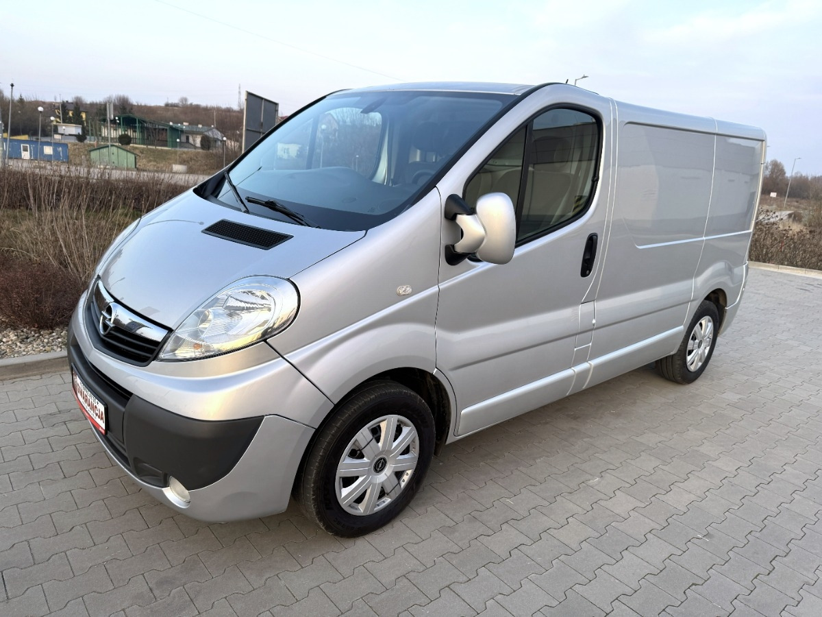 Opel Vivaro 2.0 DCI 115KM Rok 2013 Sprowadzony Bezwypadkowy Nawigacja Klima - Van panel: gambar 1 Opel Vivaro 2.0 DCI 115KM Rok 2013 Sprowadzony Bezwypadkowy Nawigacja Klima - Van panel: gambar 1