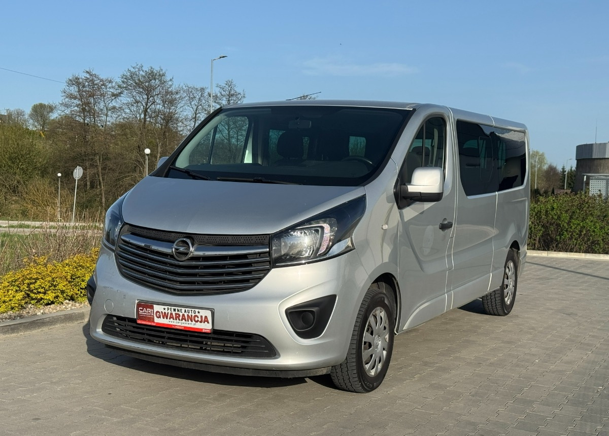 Opel Vivaro 2019 rok 9 osobowy nawiewy tylne Bezwypadkowy Niski przebieg FV23 - Bus mini, Van penumpang: gambar 4 Opel Vivaro 2019 rok 9 osobowy nawiewy tylne Bezwypadkowy Niski przebieg FV23 - Bus mini, Van penumpang: gambar 4