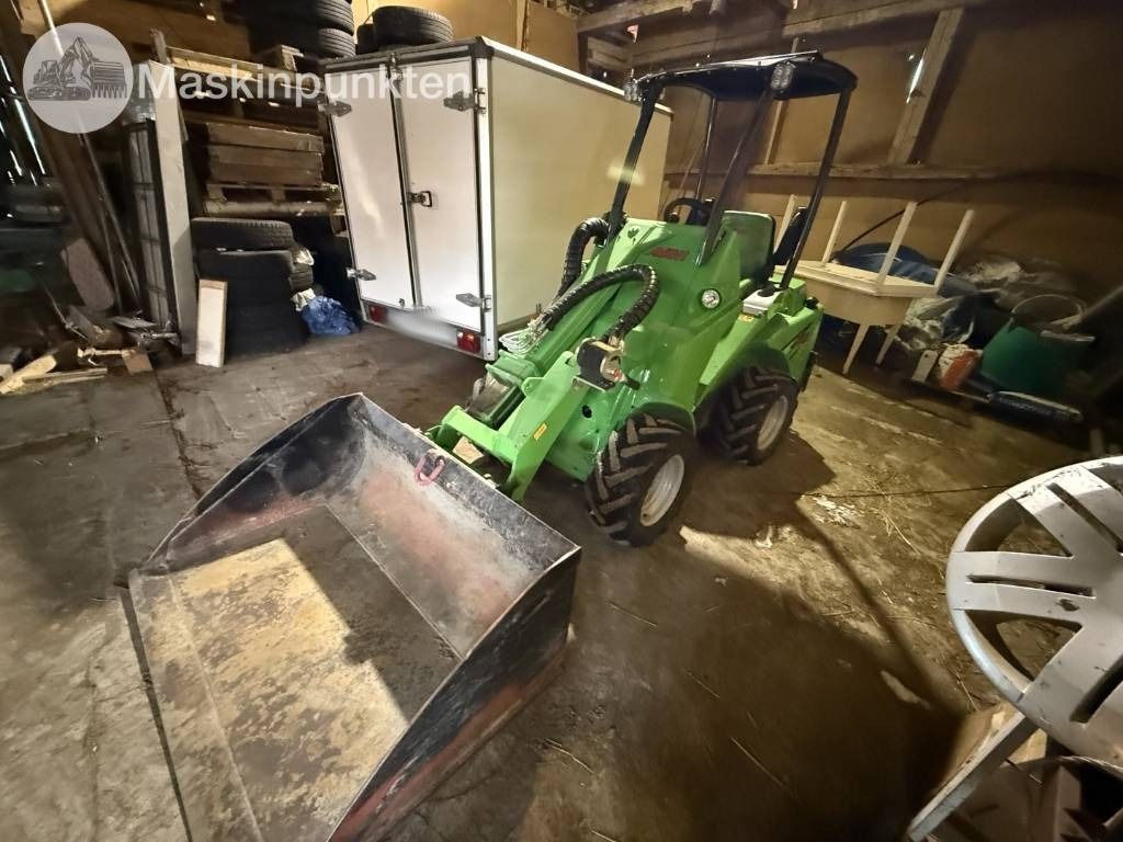 Avant 420 - Skid steer: gambar 1 Avant 420 - Skid steer: gambar 1