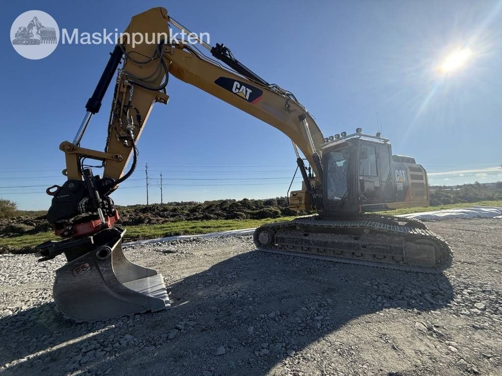 CAT 326 - Ekskavator perayap: gambar 1 CAT 326 - Ekskavator perayap: gambar 1