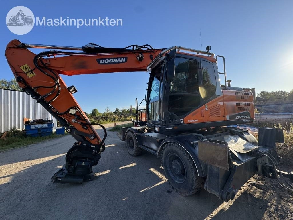 Doosan DX 170 W-5 + Tippvagn + Redskap - Ekskavator roda: gambar 2 Doosan DX 170 W-5 + Tippvagn + Redskap - Ekskavator roda: gambar 2