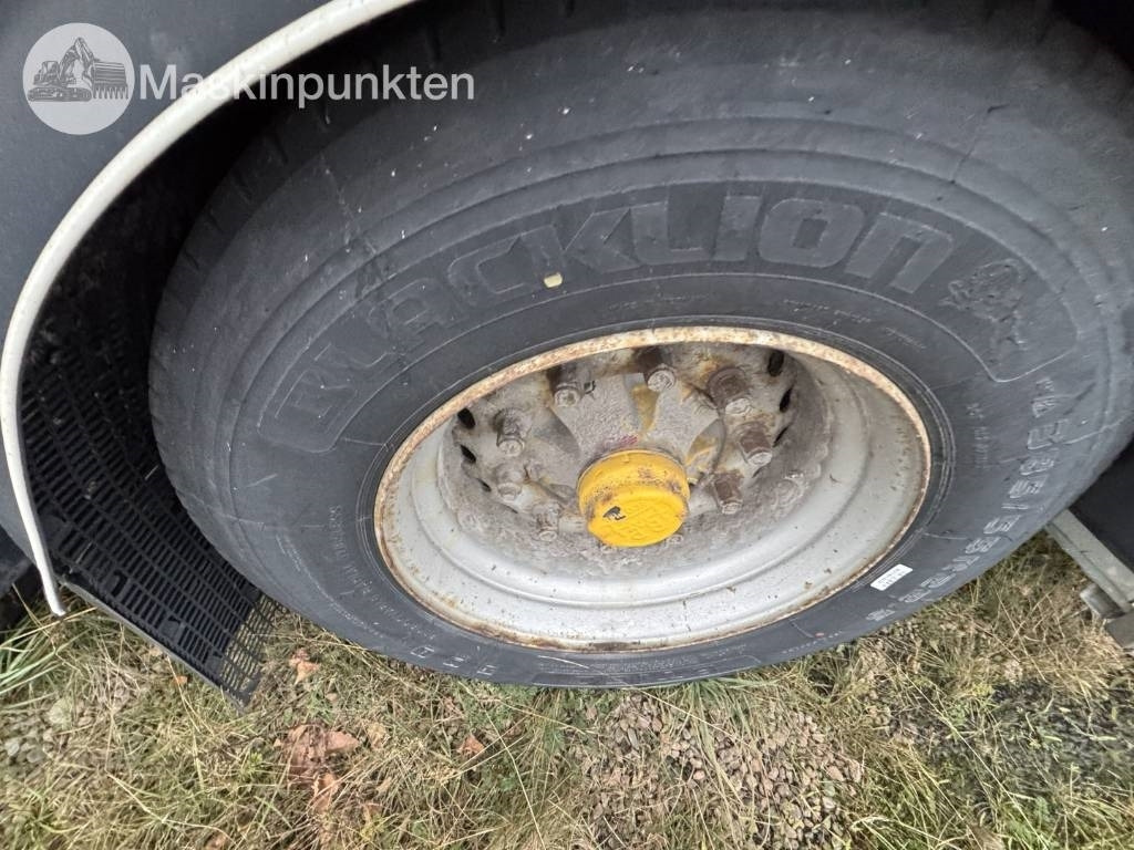 Trailer kotak tertutup Ekeri L4: gambar 15 Trailer kotak tertutup Ekeri L4: gambar 15