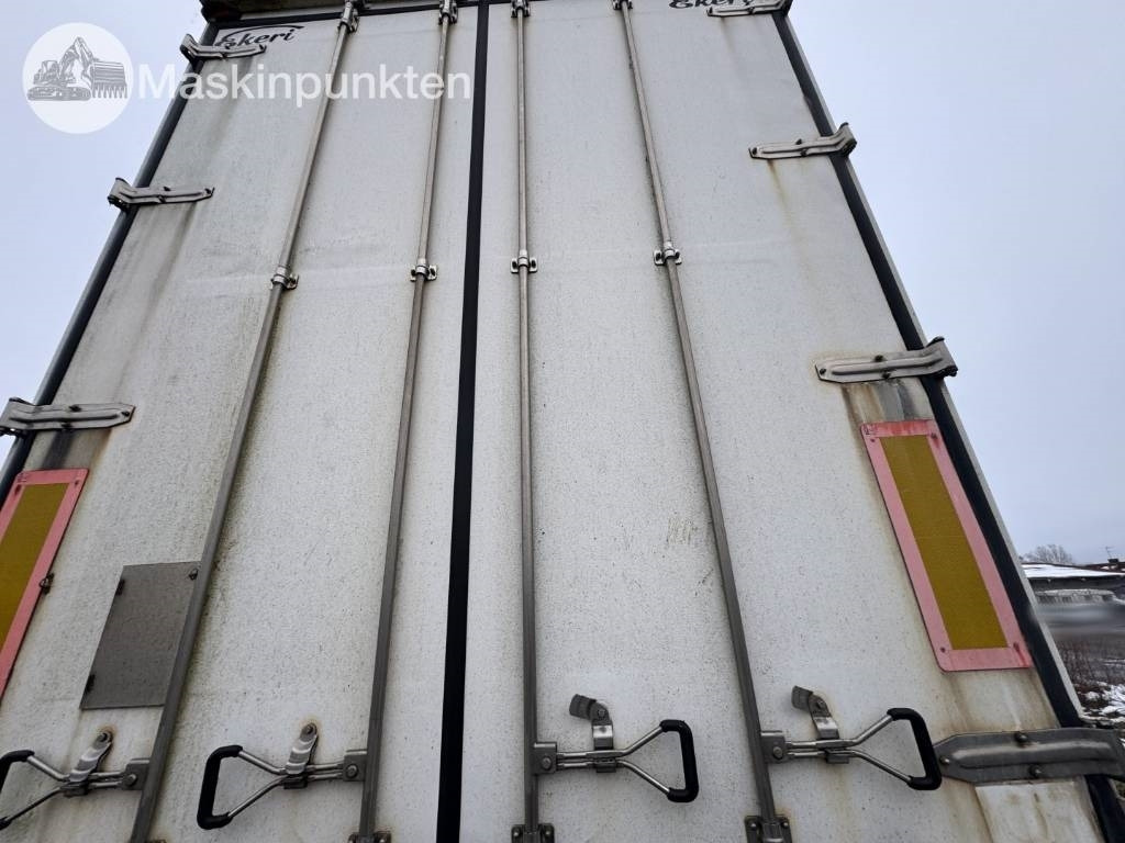 Trailer kotak tertutup Ekeri L4: gambar 34 Trailer kotak tertutup Ekeri L4: gambar 34