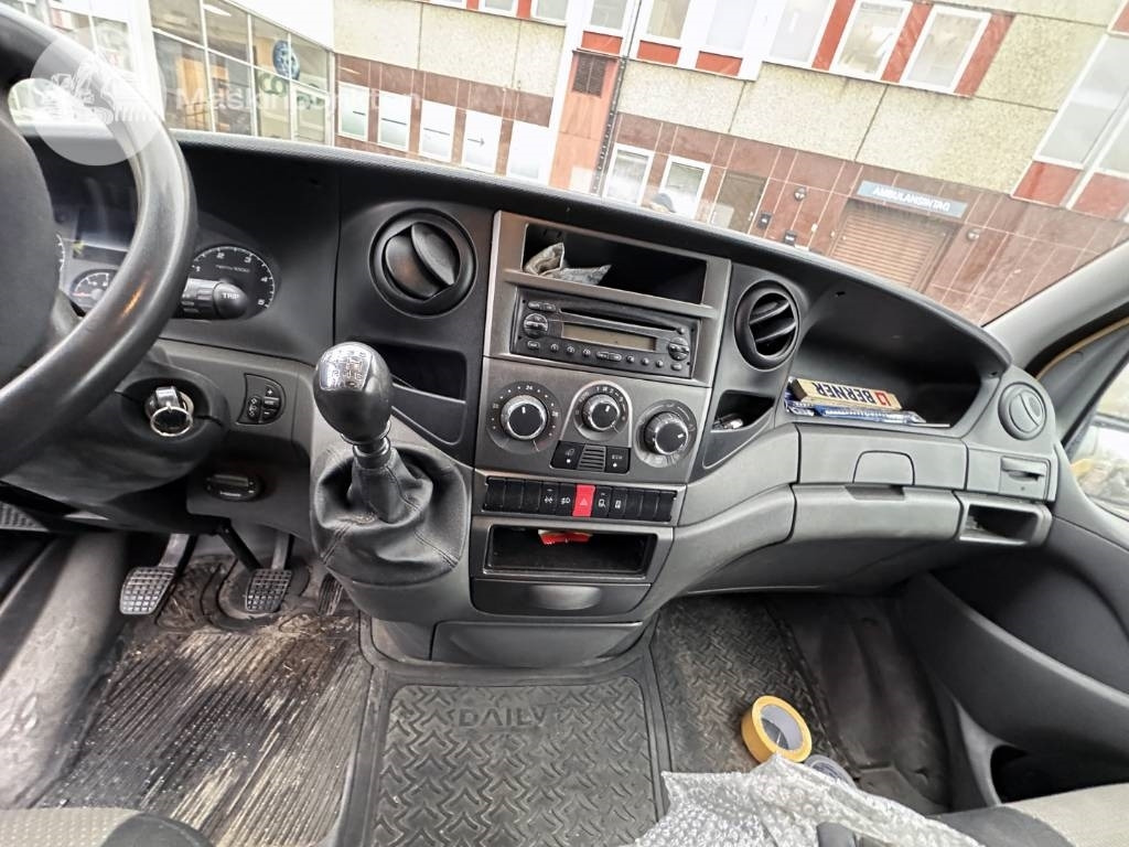 Van panel Iveco Daily 35 S13 V: gambar 17