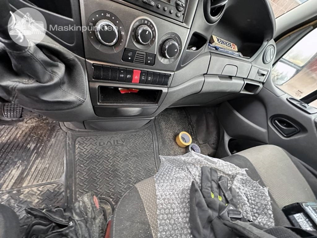 Van panel Iveco Daily 35 S13 V: gambar 18