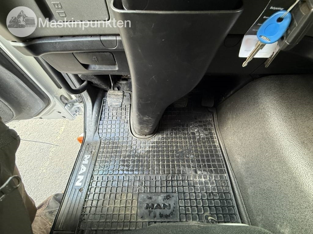 Truk pengangkut mobil MAN Biltransport: gambar 28