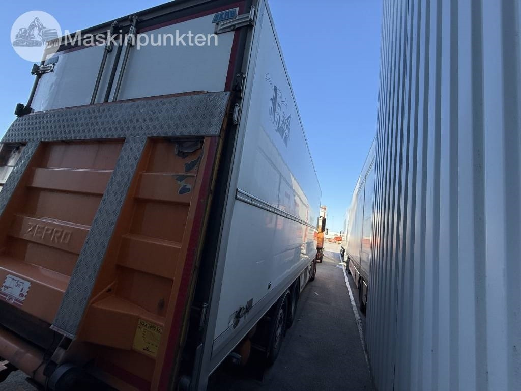 Mercedes-Benz Actros 2551 - Truk berpendingin: gambar 4 Mercedes-Benz Actros 2551 - Truk berpendingin: gambar 4