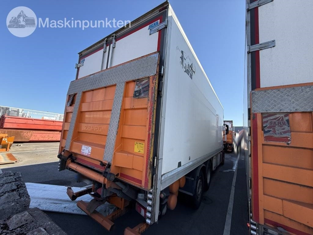 Mercedes-Benz Actros 2551 - Truk berpendingin: gambar 4 Mercedes-Benz Actros 2551 - Truk berpendingin: gambar 4