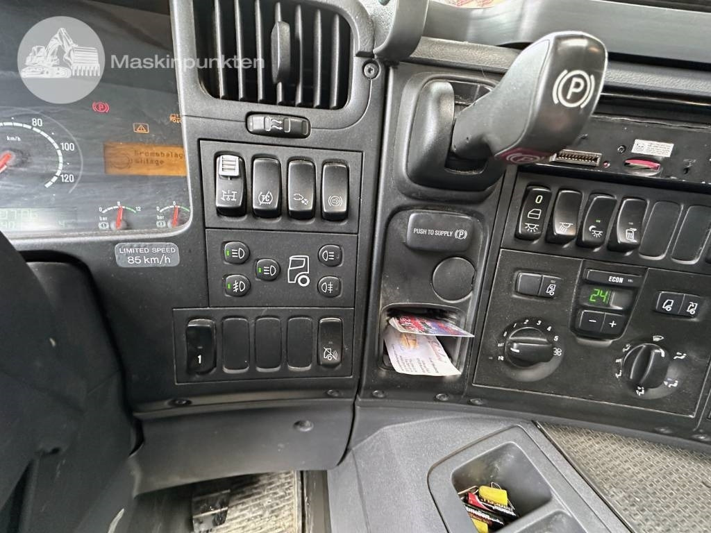Truk pengaduk beton Scania P 230 LB: gambar 26