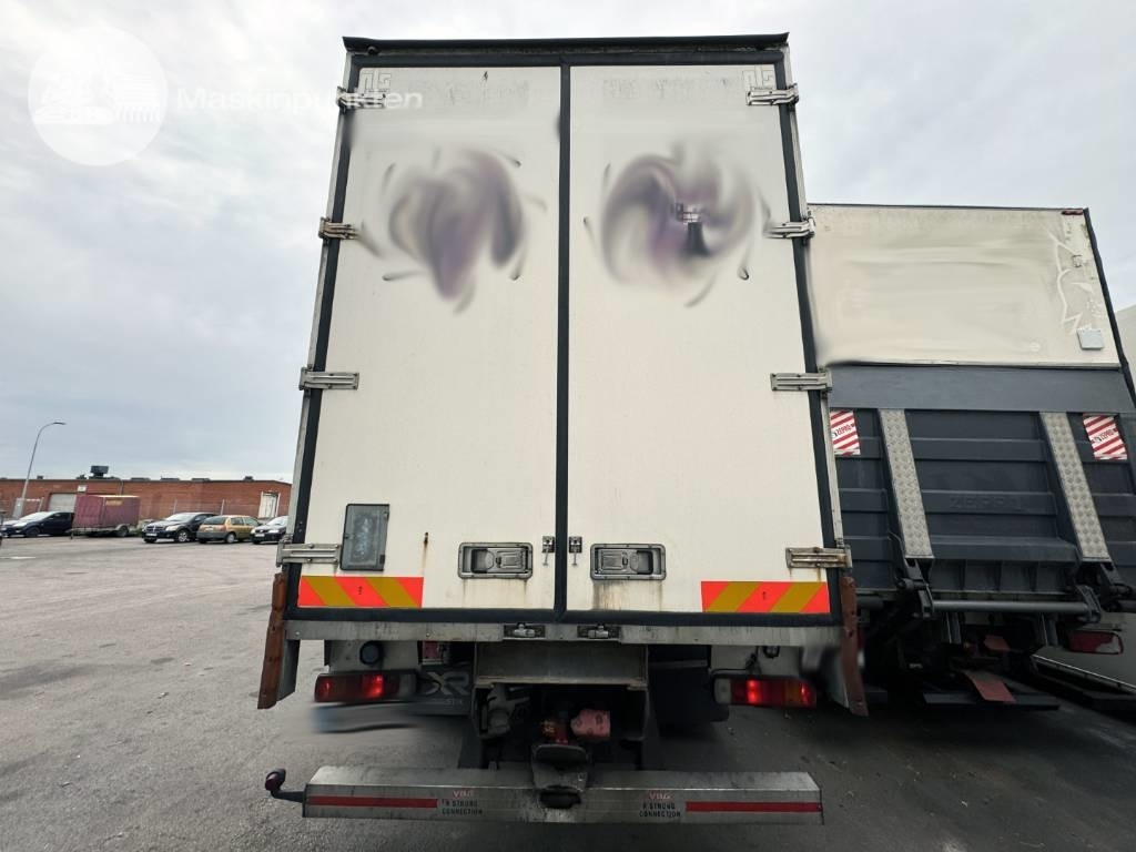 Scania R 420 LB - Truk box: gambar 4 Scania R 420 LB - Truk box: gambar 4