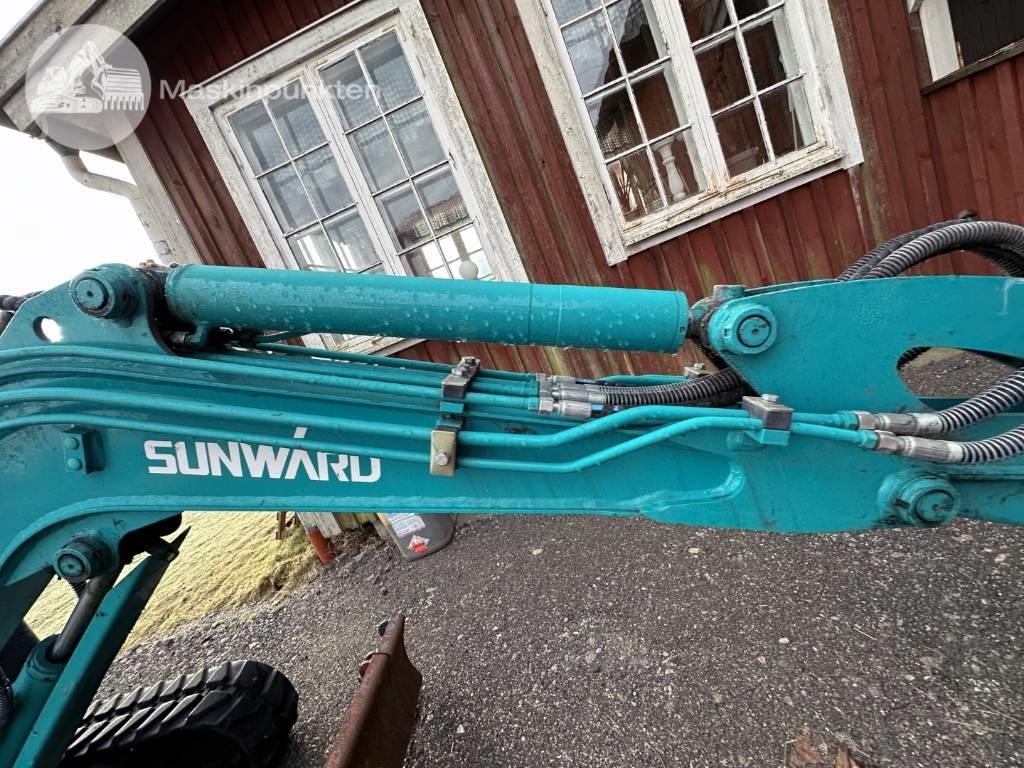 Ekskavator mini Sunward SWE 20 F med släp!: gambar 38