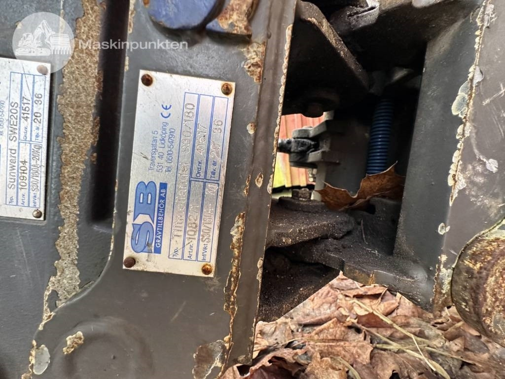 Ekskavator mini Sunward SWE 20 F med släp!: gambar 43