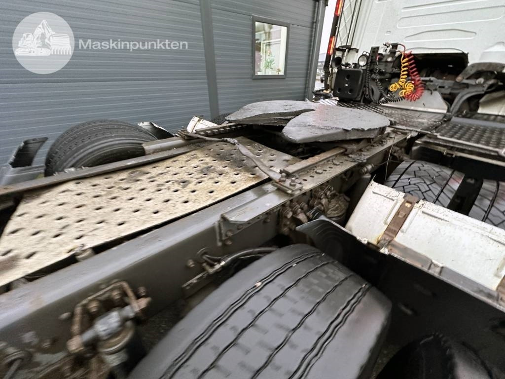 Tractor head Scania R 560 LA: gambar 48