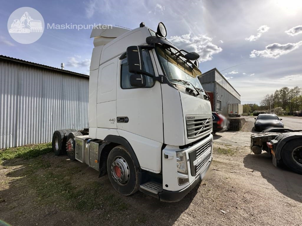Volvo FH 440 Puscher - Tractor head: gambar 1 Volvo FH 440 Puscher - Tractor head: gambar 1