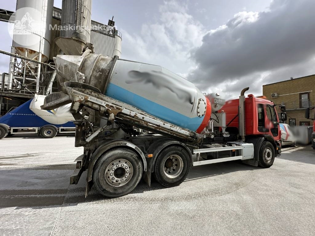 Volvo FE 320 - Truk pengaduk beton: gambar 2 Volvo FE 320 - Truk pengaduk beton: gambar 2