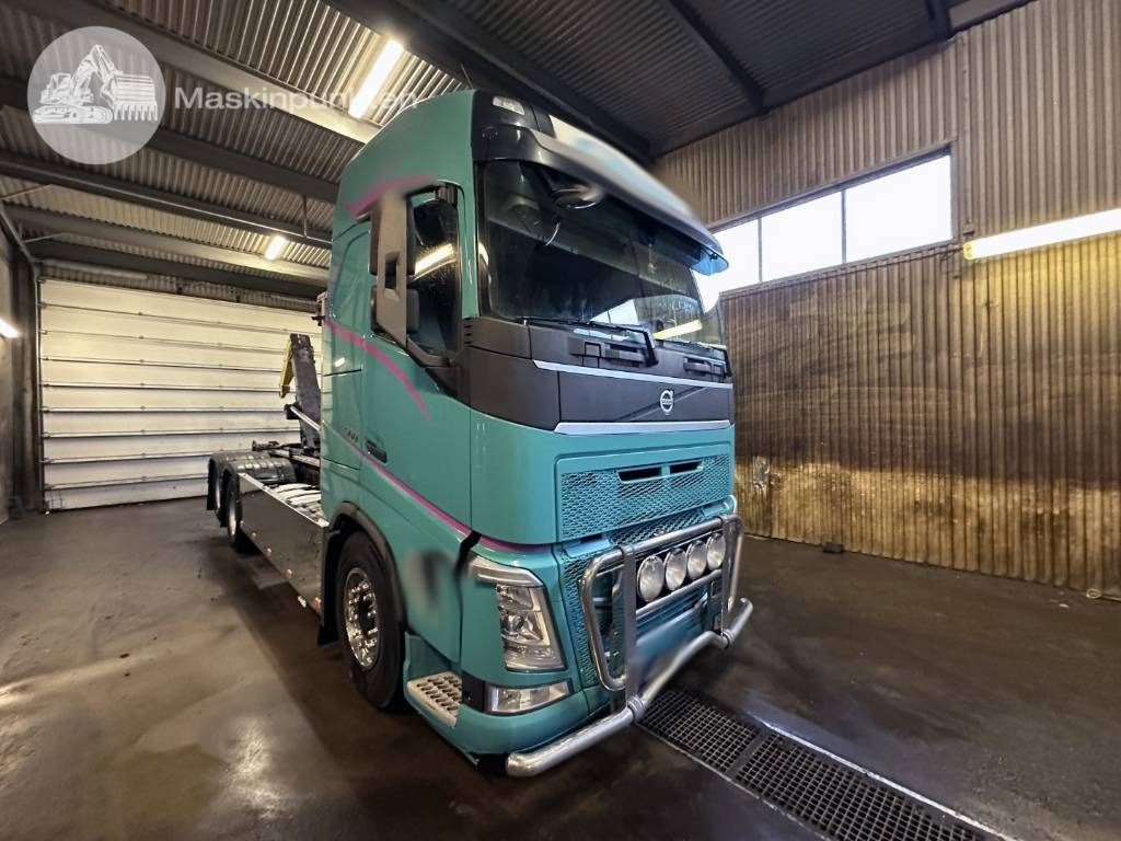 Volvo FH 13 500 - Hook lift: gambar 4 Volvo FH 13 500 - Hook lift: gambar 4