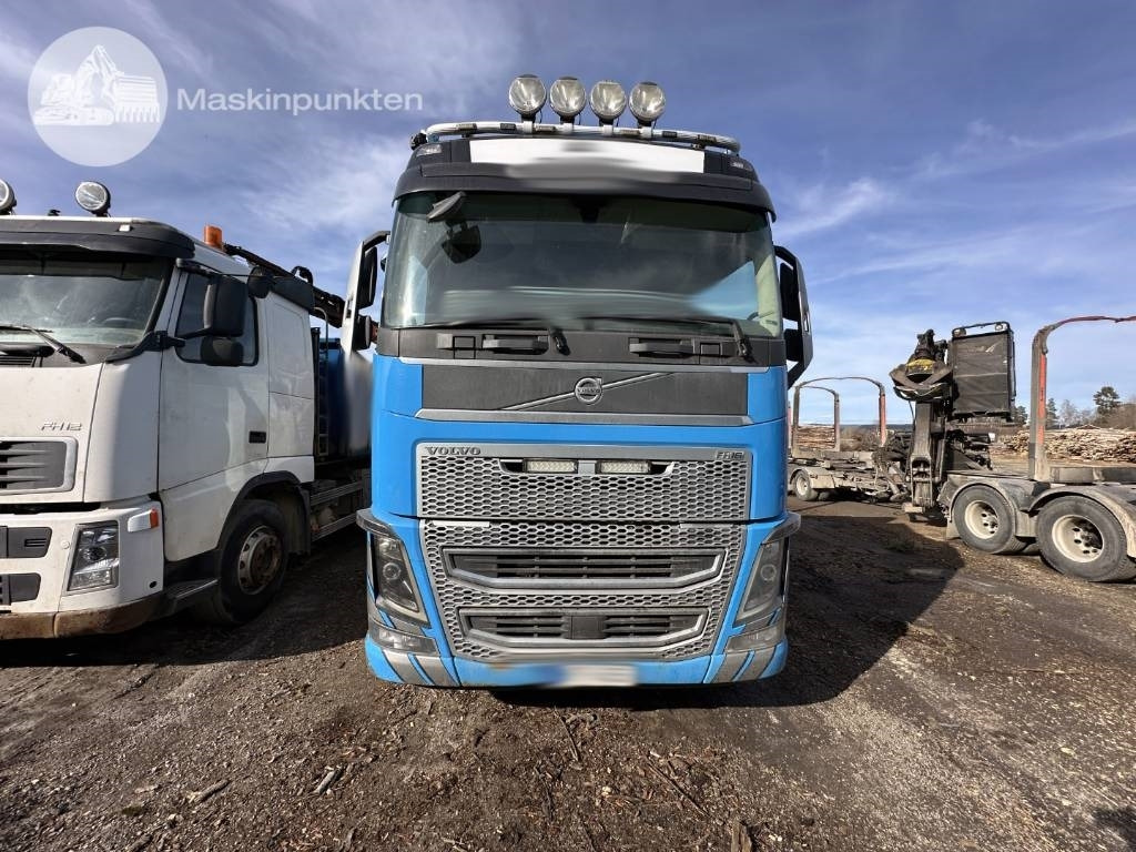 Volvo FH 16 750 - Truk logging: gambar 4 Volvo FH 16 750 - Truk logging: gambar 4