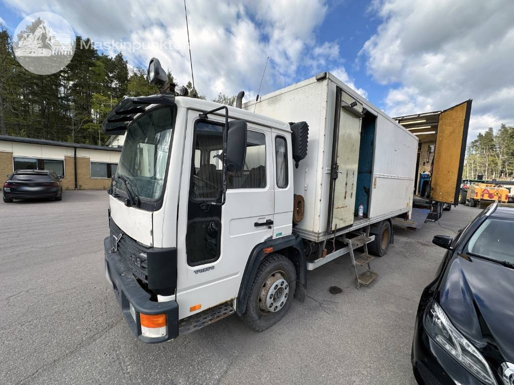Volvo FL 610 Verkstadsinredd - Truk box: gambar 1 Volvo FL 610 Verkstadsinredd - Truk box: gambar 1