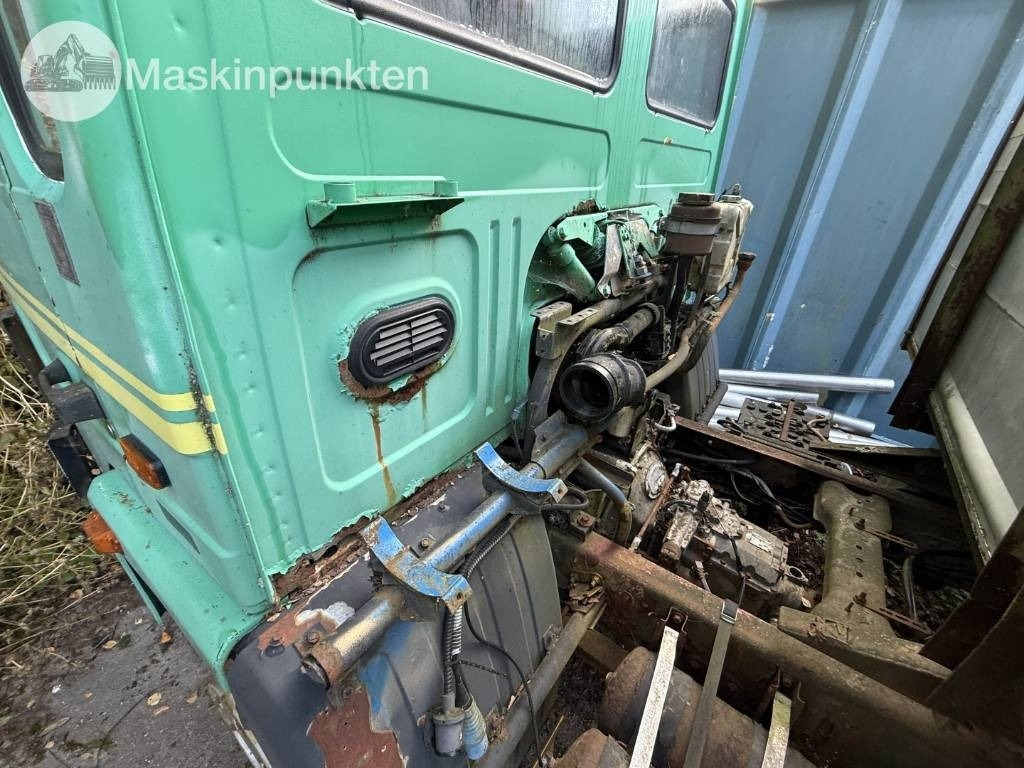 Truk jungkit Volvo FL 611: gambar 36