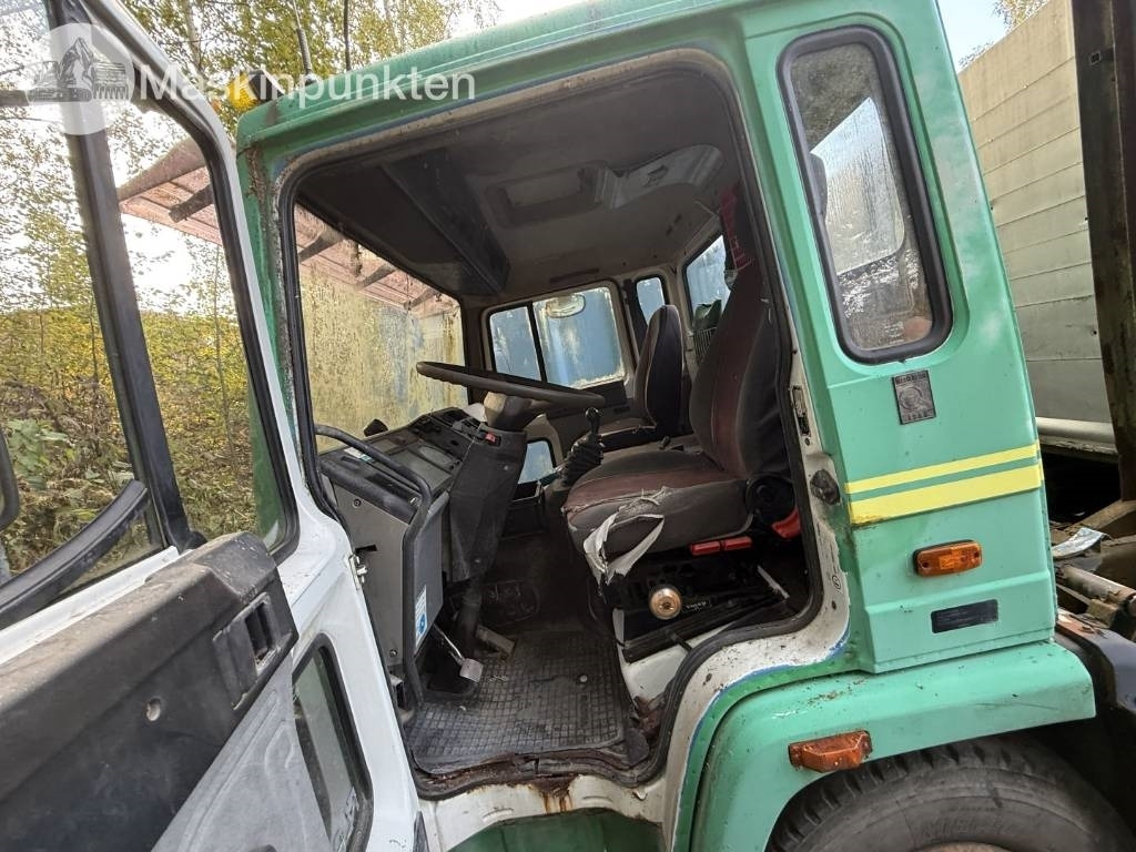 Truk jungkit Volvo FL 611: gambar 44
