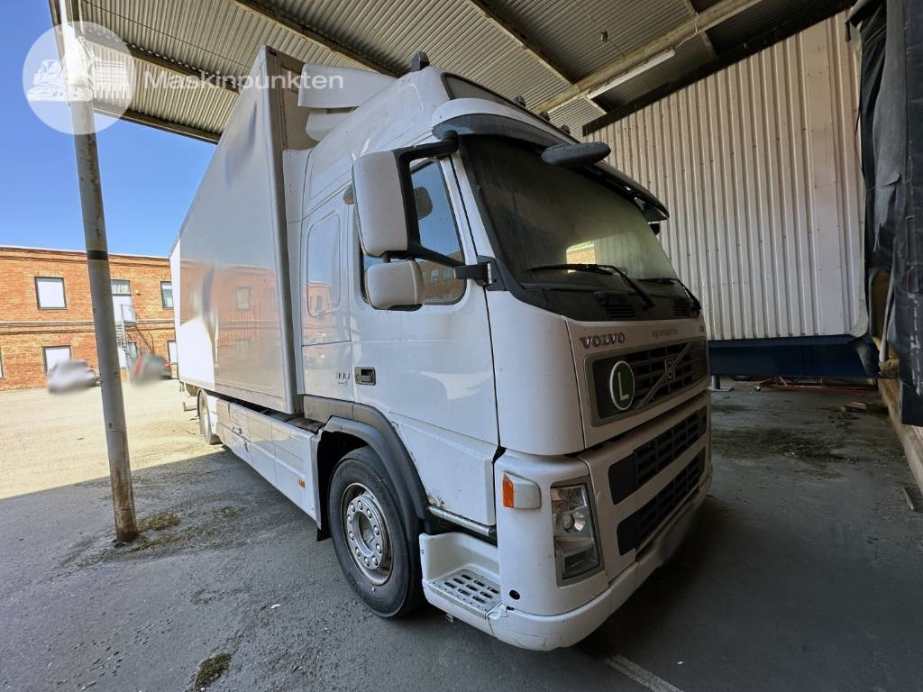 Volvo FM 300 - Truk box: gambar 2 Volvo FM 300 - Truk box: gambar 2