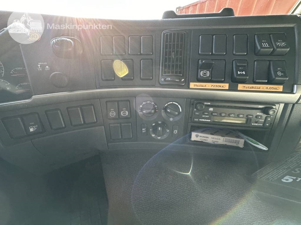 Truk box Volvo FM 300: gambar 35