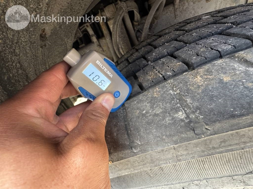 Volvo FM 440 CAMELEONT + BERFLAK + BETONGBLANDARE  - Pengangkut kontainer/ Container truck: gambar 5 Volvo FM 440 CAMELEONT + BERFLAK + BETONGBLANDARE  - Pengangkut kontainer/ Container truck: gambar 5