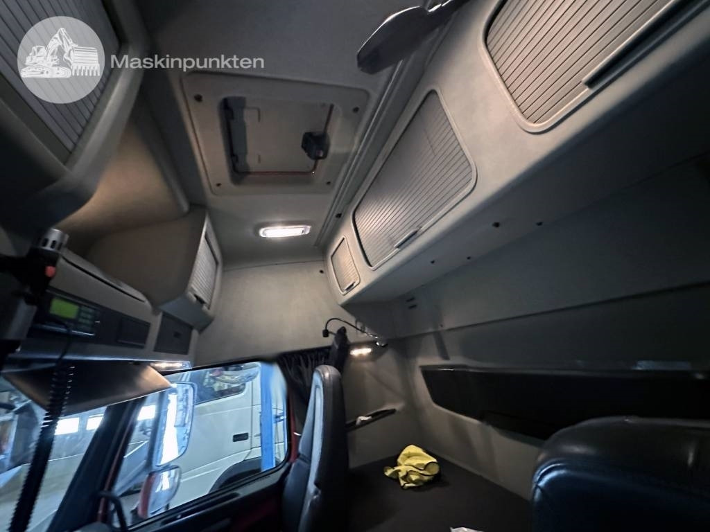 Pengangkut kontainer/ Container truck Volvo FM 460 LAXO TMA: gambar 16