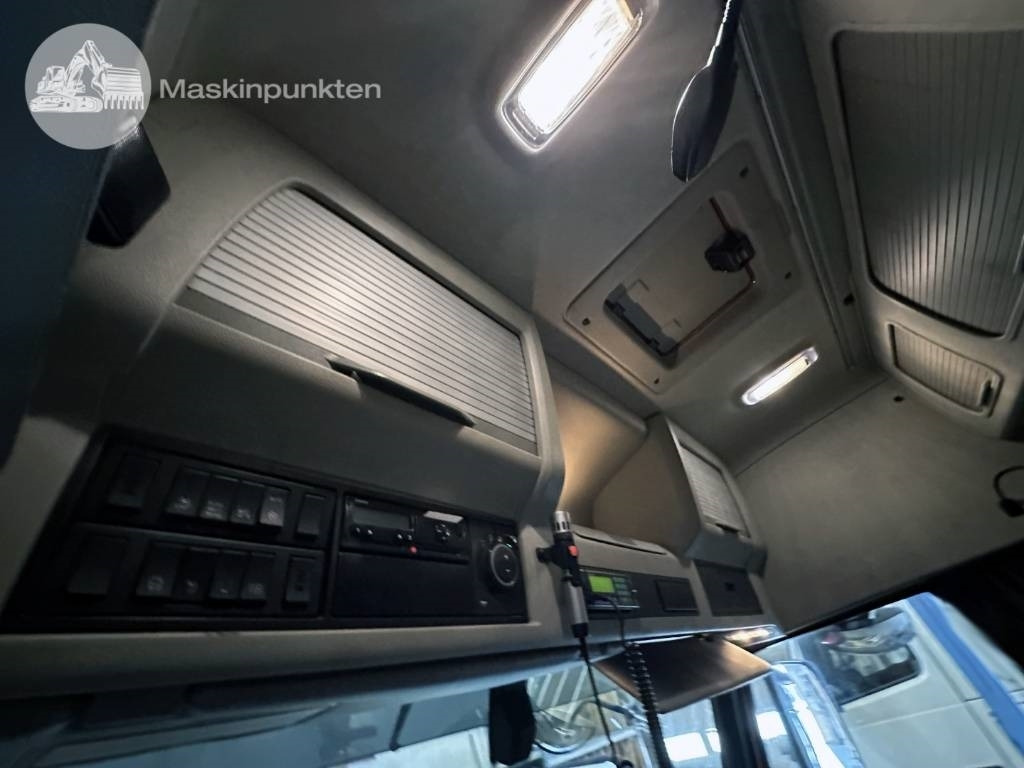 Pengangkut kontainer/ Container truck Volvo FM 460 LAXO TMA: gambar 17