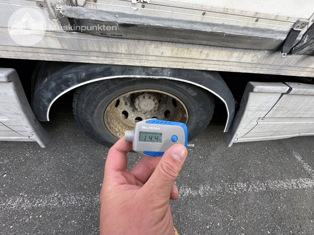 Truk box Volvo FM 9 300: gambar 45