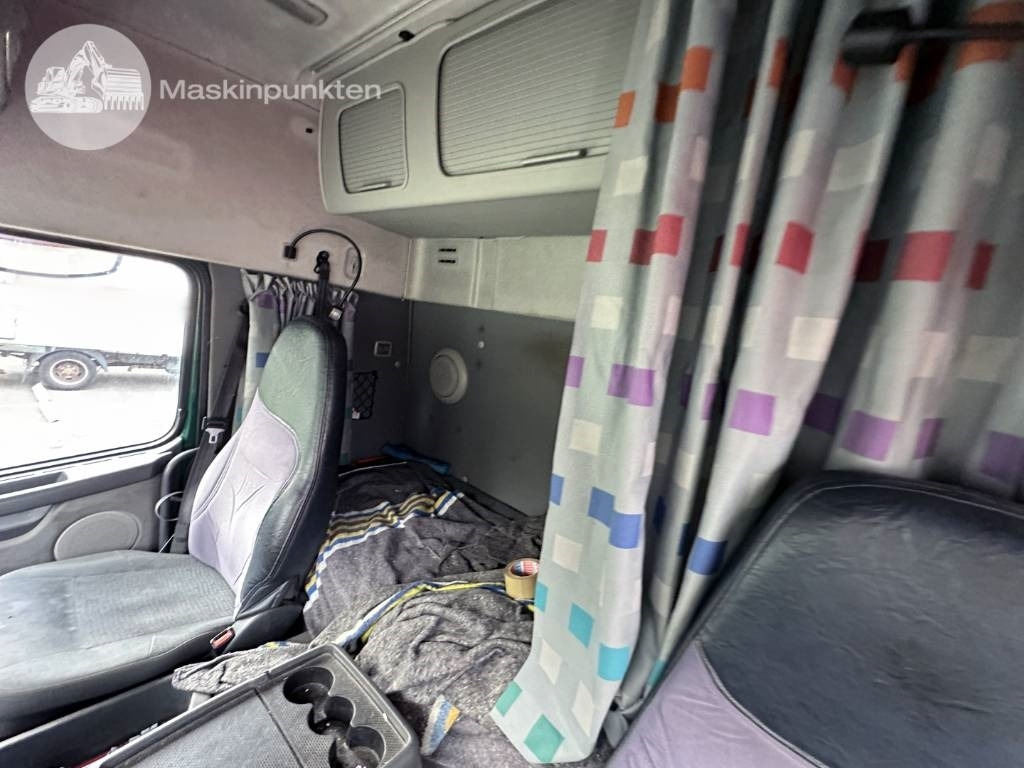 Truk box Volvo FM 9 300: gambar 18