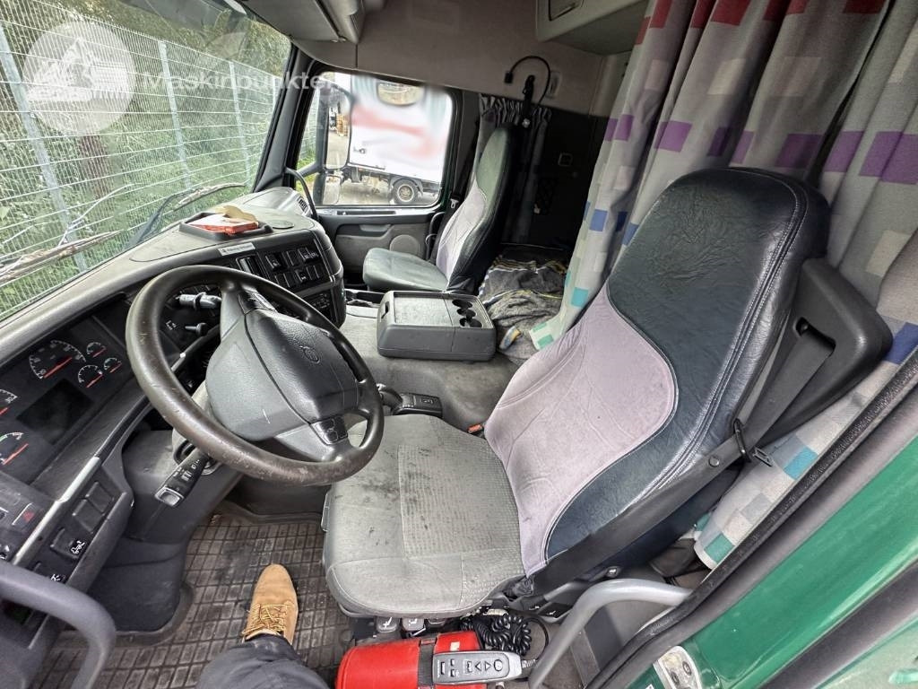 Truk box Volvo FM 9 300: gambar 15