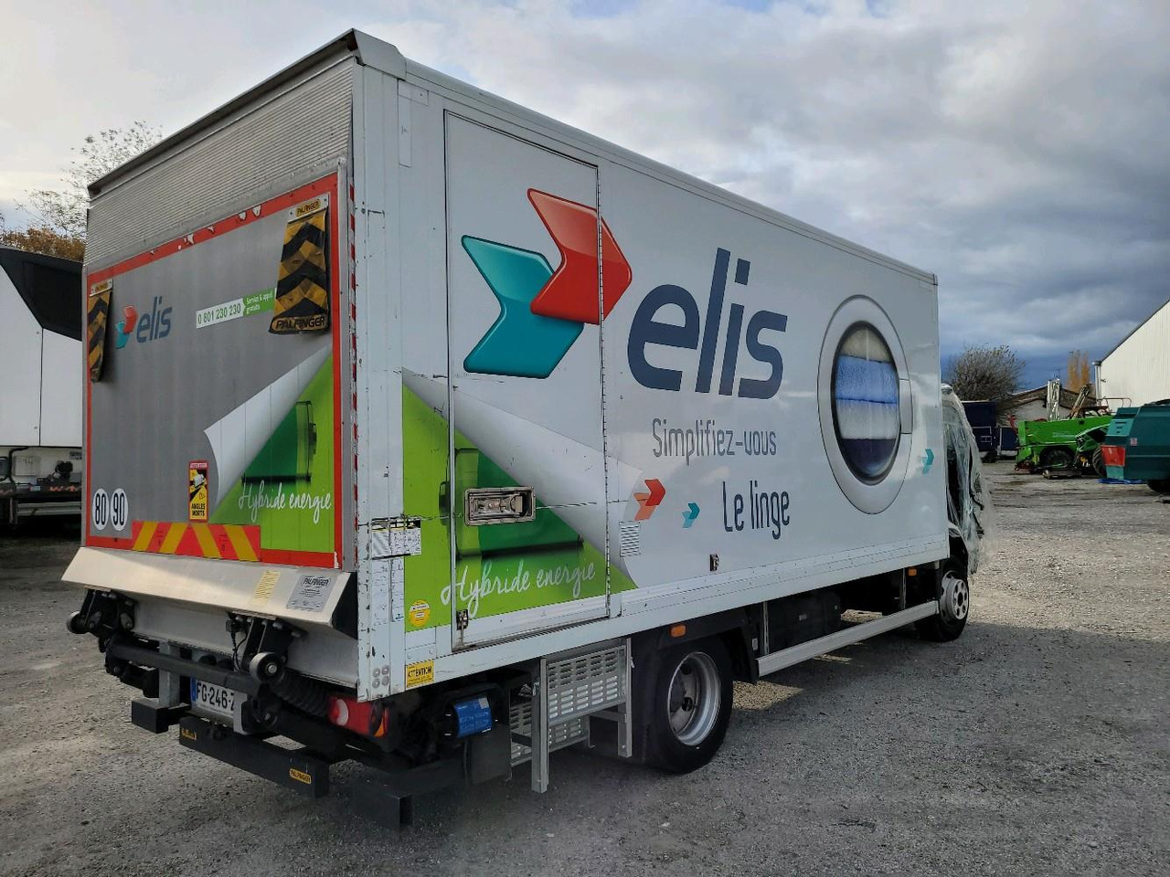 FUSO CANTER 7C15 - Truk box: gambar 4 FUSO CANTER 7C15 - Truk box: gambar 4