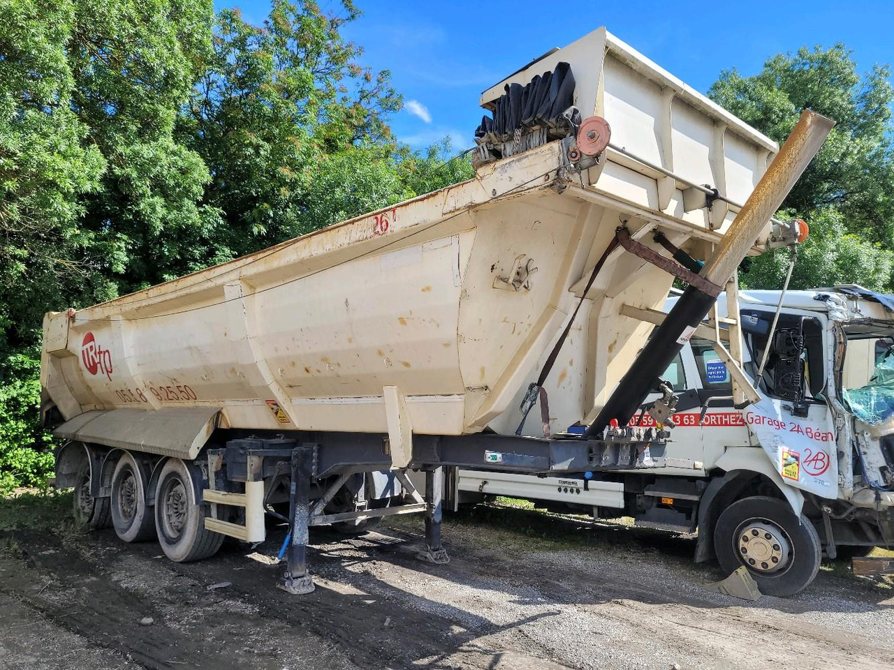 LOUAULT BENNE TP SR39 - Semi-trailer jungkit: gambar 1 LOUAULT BENNE TP SR39 - Semi-trailer jungkit: gambar 1