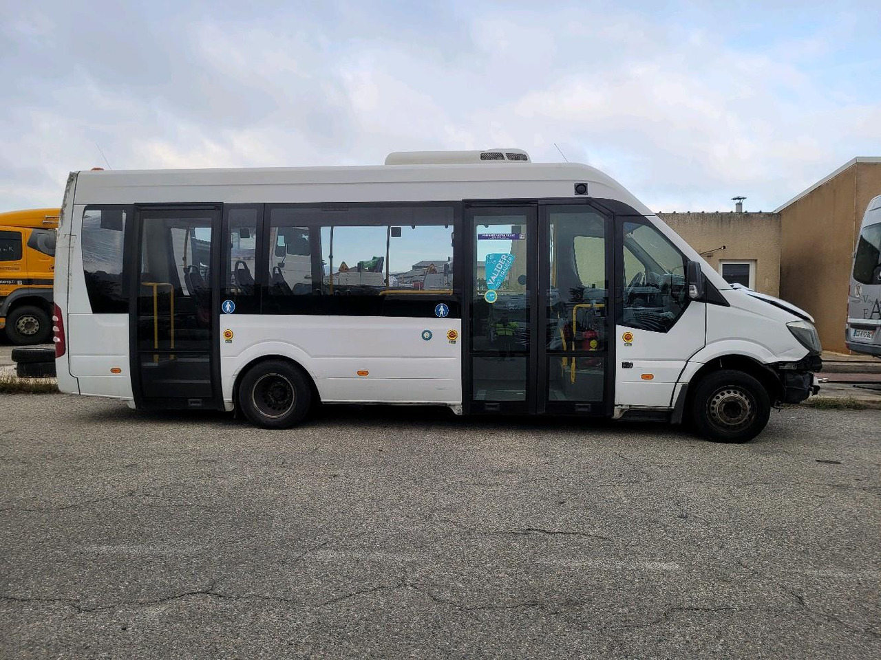 MERCEDES SPRINTER II CHASSIS 5.0T 516 C - Bus mini, Van penumpang: gambar 3 MERCEDES SPRINTER II CHASSIS 5.0T 516 C - Bus mini, Van penumpang: gambar 3