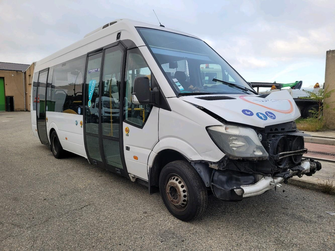 MERCEDES SPRINTER II CHASSIS 5.0T 516 C - Bus mini, Van penumpang: gambar 1 MERCEDES SPRINTER II CHASSIS 5.0T 516 C - Bus mini, Van penumpang: gambar 1
