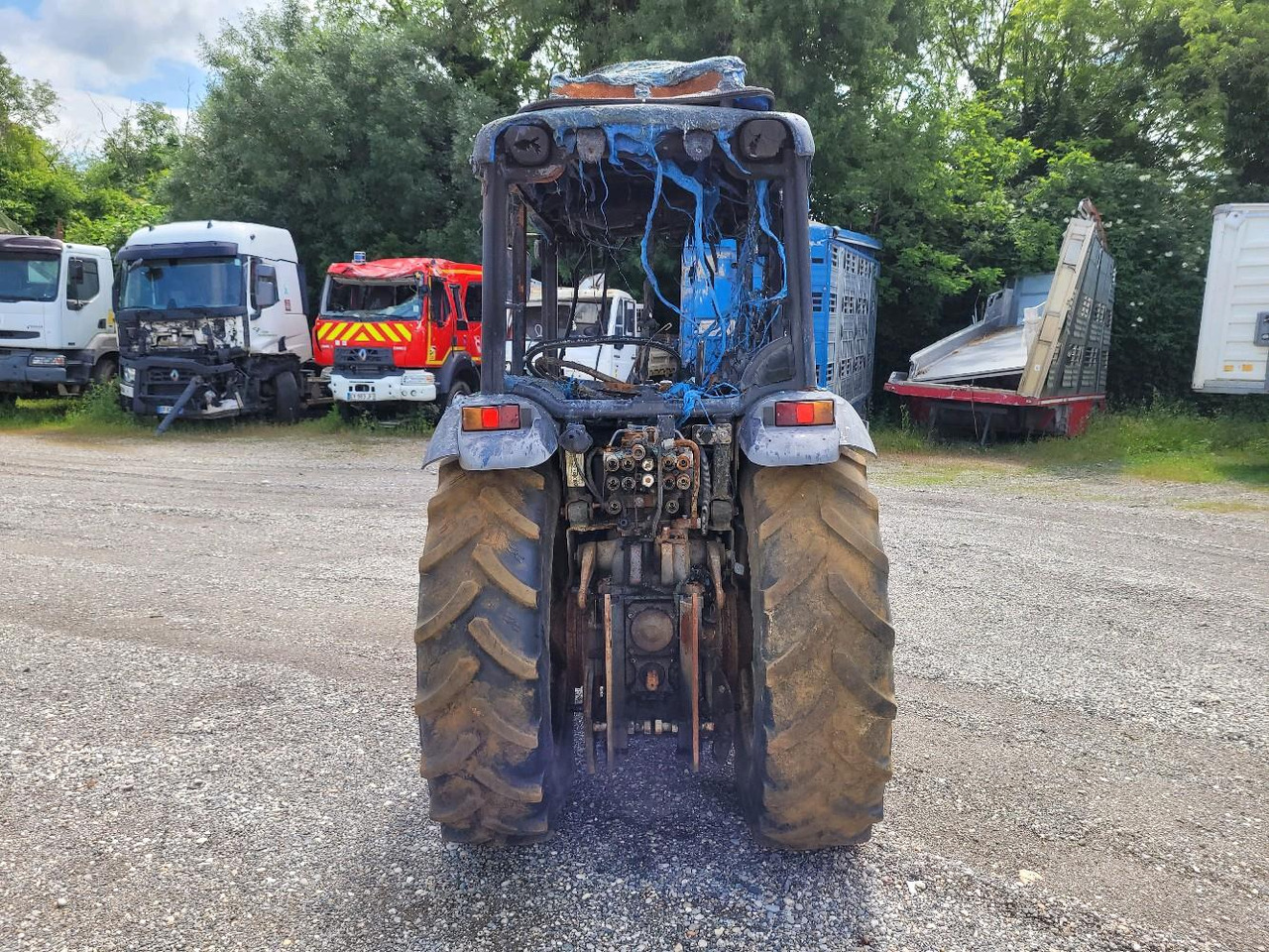 NEW HOLLAND TN75N - Traktor: gambar 5 NEW HOLLAND TN75N - Traktor: gambar 5