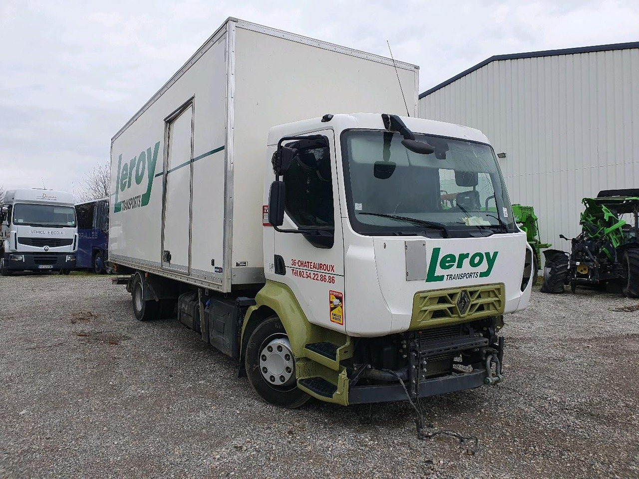 RENAULT D 12 DTI 215 - Truk box: gambar 1 RENAULT D 12 DTI 215 - Truk box: gambar 1
