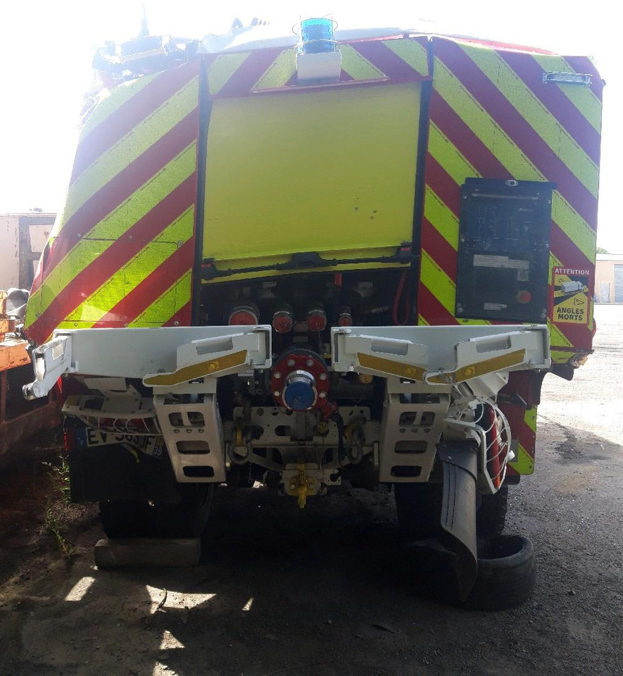 RENAULT D 4X4 TOUT-TERRAIN INCENDIE - Truk pemadam kebakaran: gambar 5 RENAULT D 4X4 TOUT-TERRAIN INCENDIE - Truk pemadam kebakaran: gambar 5