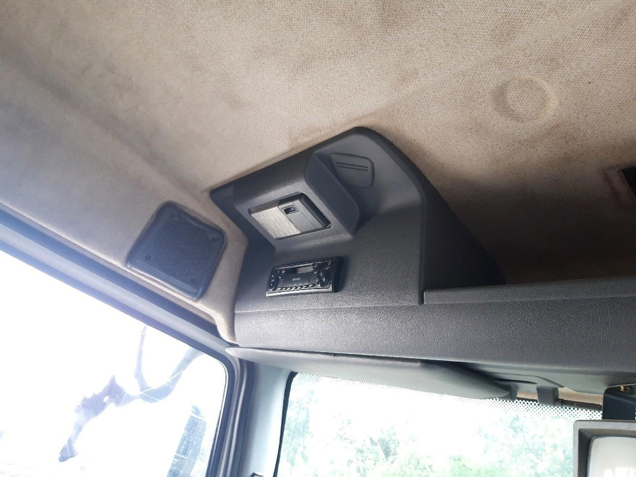 Truk tangki RENAULT MIDLUM CITERNE 7500: gambar 12