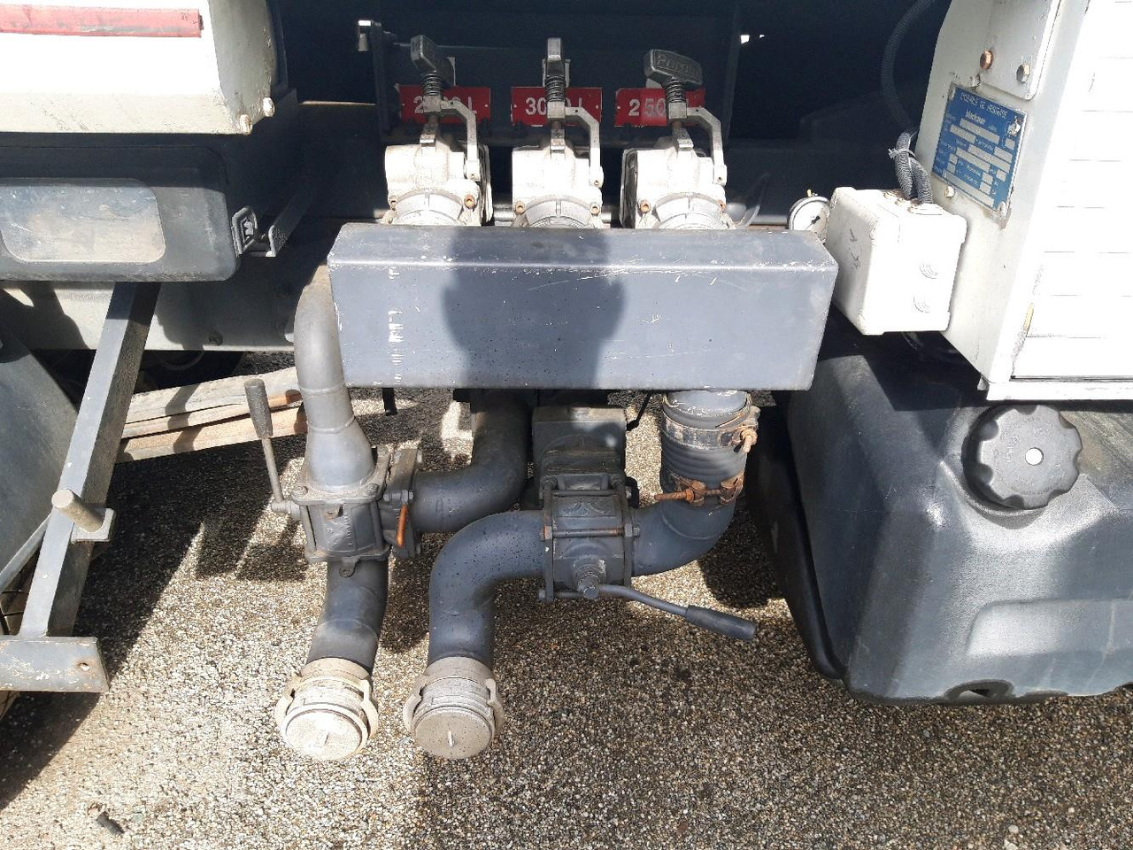 Truk tangki RENAULT MIDLUM CITERNE 7500: gambar 15