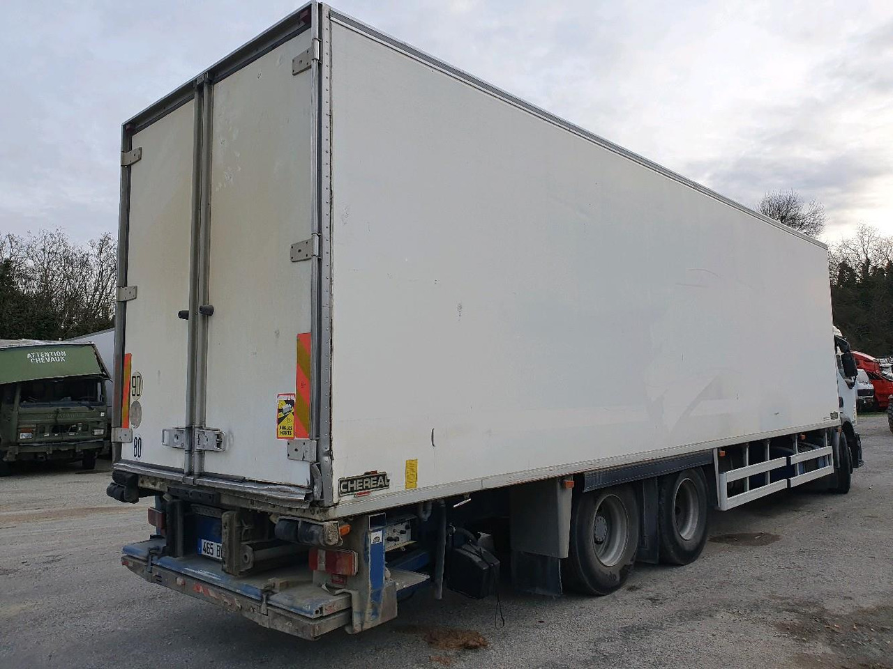 RENAULT PREMIUM - Truk berpendingin: gambar 4 RENAULT PREMIUM - Truk berpendingin: gambar 4