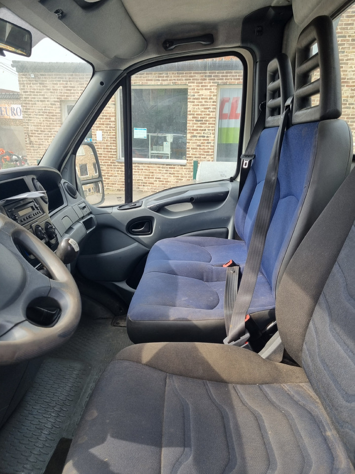 IVECO DAILY 35C18 - Tractor head mini: gambar 5 IVECO DAILY 35C18 - Tractor head mini: gambar 5