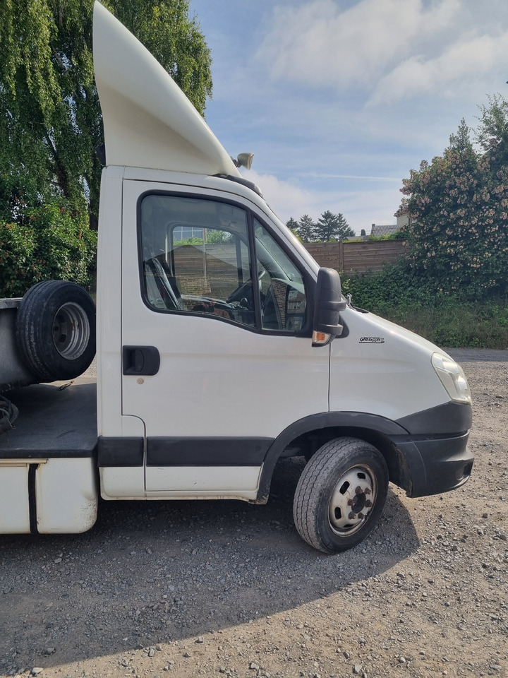 IVECO 40C35 - Tractor head: gambar 3 IVECO 40C35 - Tractor head: gambar 3