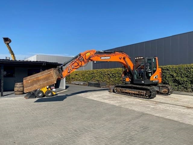 Doosan DX140 LCR-5 - Ekskavator perayap: gambar 4 Doosan DX140 LCR-5 - Ekskavator perayap: gambar 4
