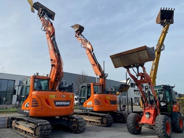 Doosan DX140LCR-5 - Ekskavator perayap: gambar 1 Doosan DX140LCR-5 - Ekskavator perayap: gambar 1