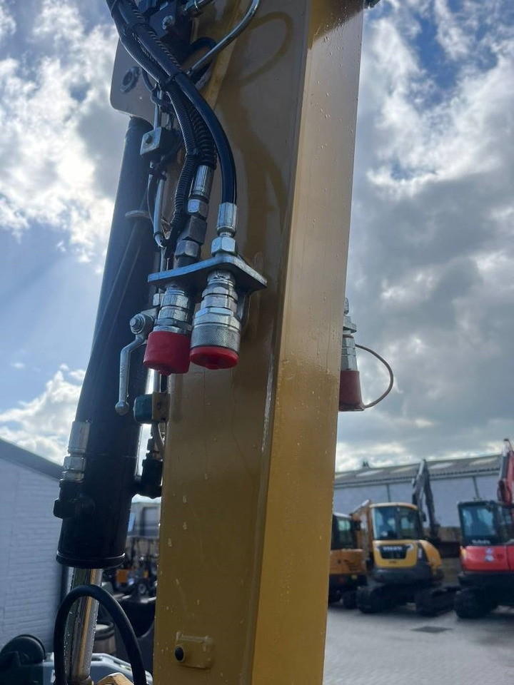Ekskavator mini Kubota U 27-4: gambar 17