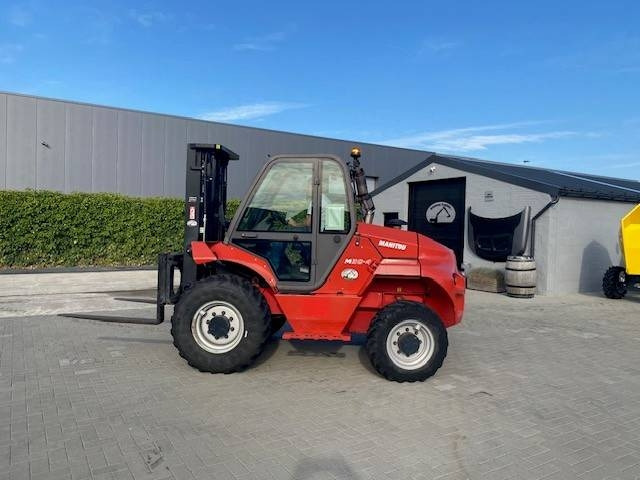 Manitou M 30.4 - Forklift medan kasar: gambar 1 Manitou M 30.4 - Forklift medan kasar: gambar 1